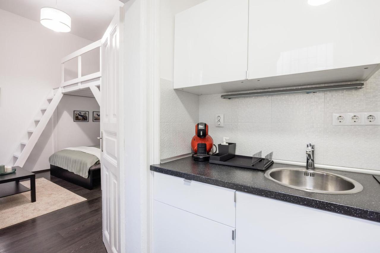 Charming Downtown Hideaway Steps From New York Cafe! Lejlighed Budapest Eksteriør billede